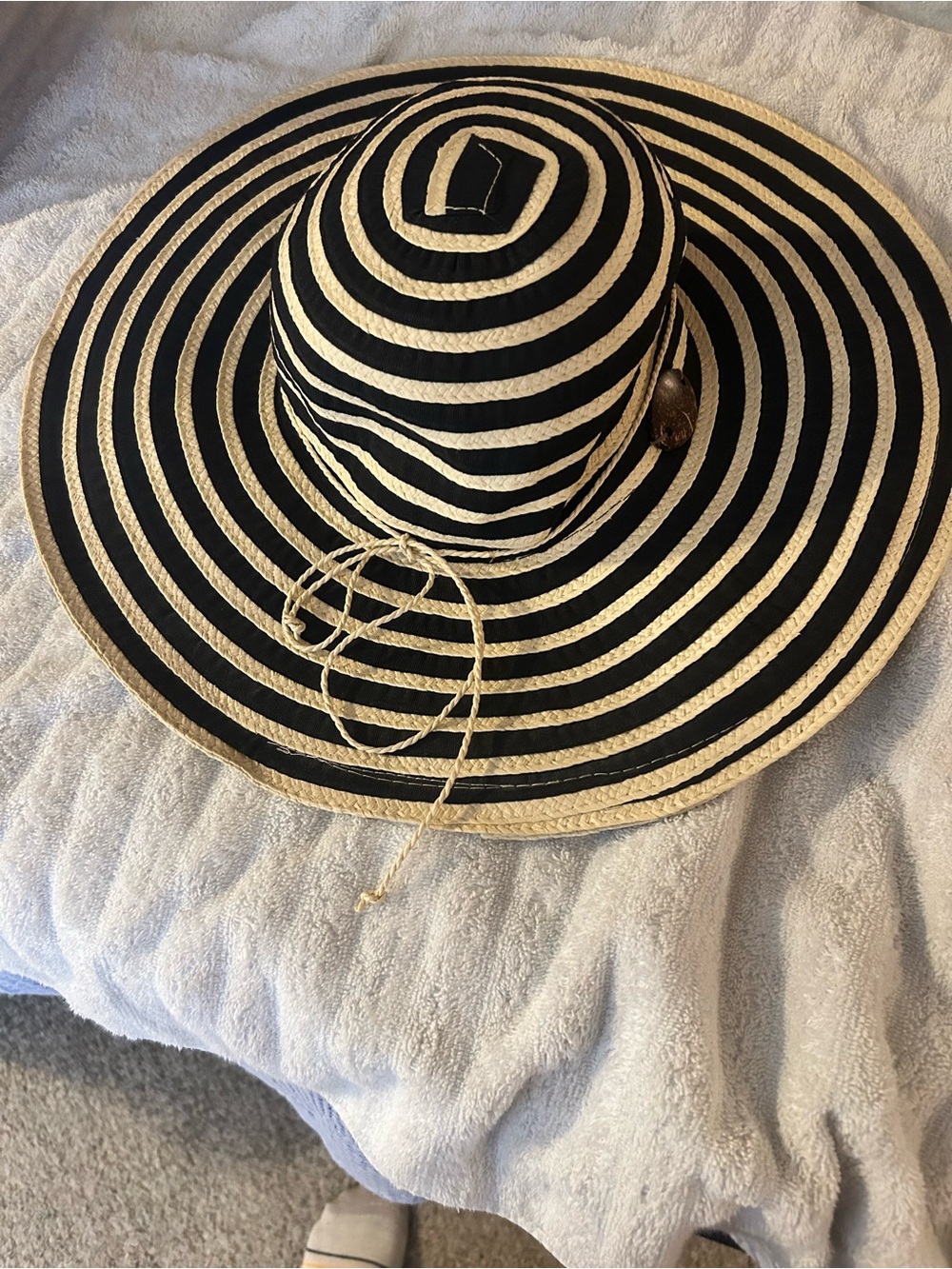Striped Wide-Brim Sun Hat in Black and Natural